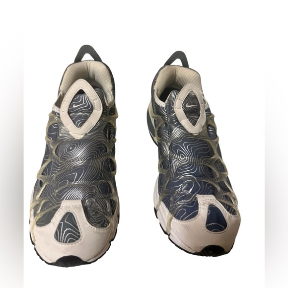 Nike Nike Air Kikune SE
Topography Trainer Blue and White with a touch of silver - Picture 1 of 16